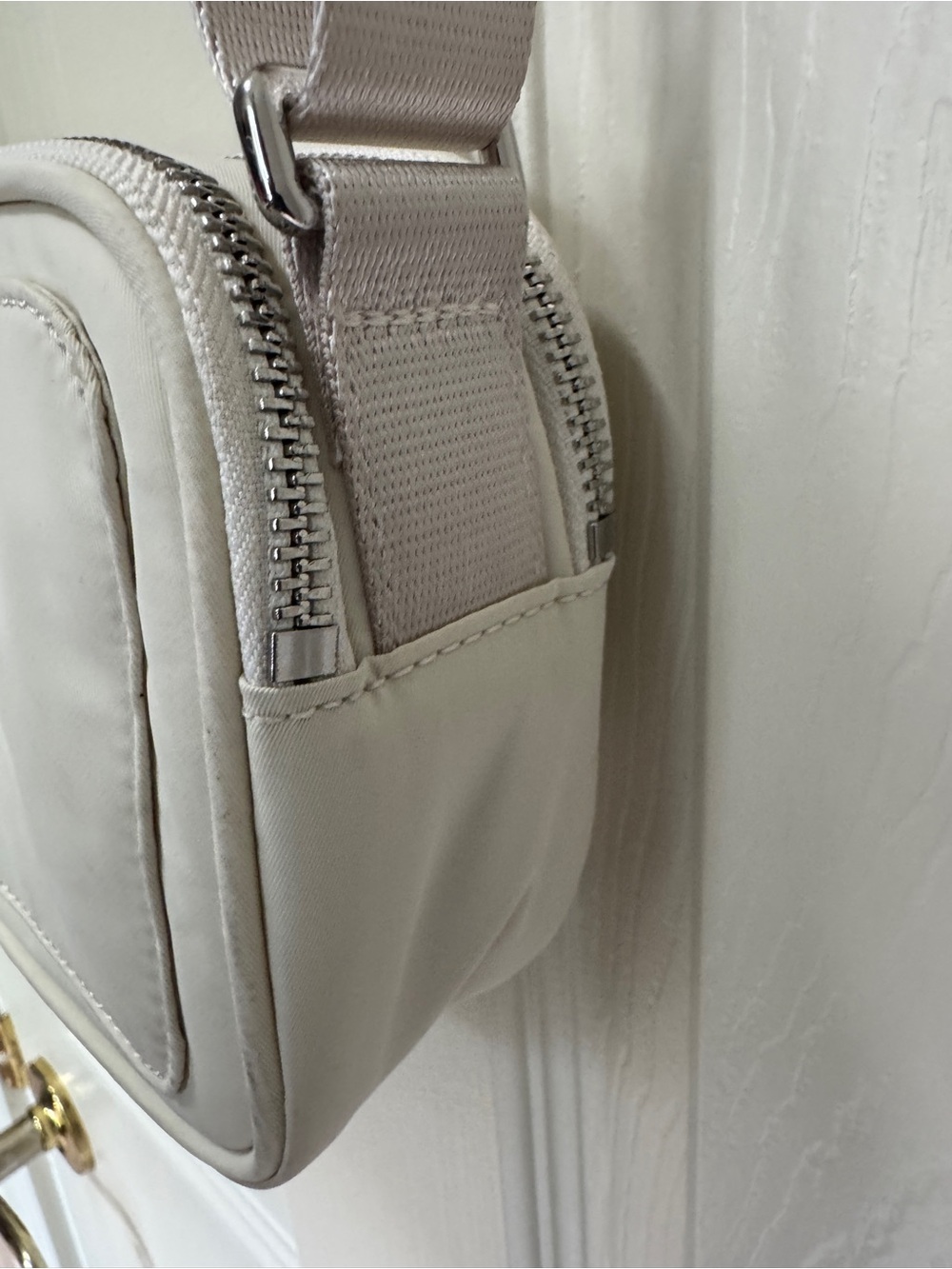Lululemon Crossbody Camera Bag White Opal Adjustable Strap - Picture 4 of 12